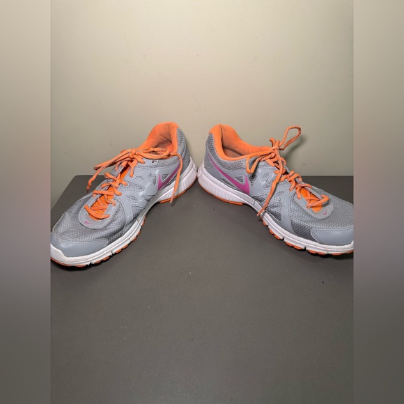 Women’s Nike Revolution 2 Running Athletic Shoes - Picture 3 of 7